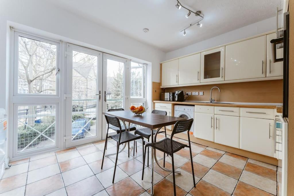 Up To 4 People, Room In A Share House Next To London Bridge Eksteriør bilde